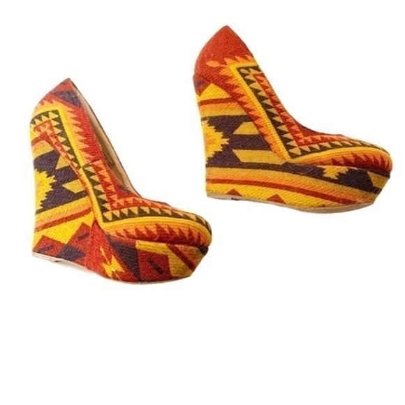 Steve Madden’s Pammyy-M – Aztec Multi color wedge tribal inspired versatile Sz 7 - Picture 4 of 11
